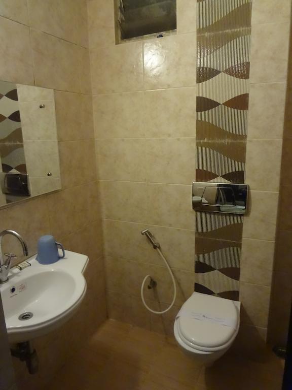 Hotel New Rajdarshan มาดิเครี ภายนอก รูปภาพ