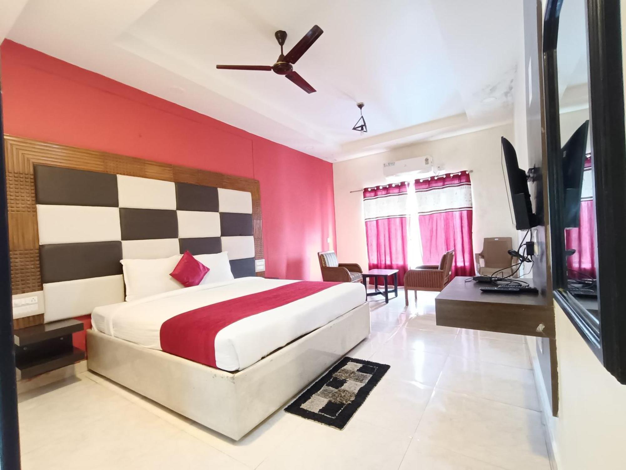 Hotel New Rajdarshan มาดิเครี ภายนอก รูปภาพ