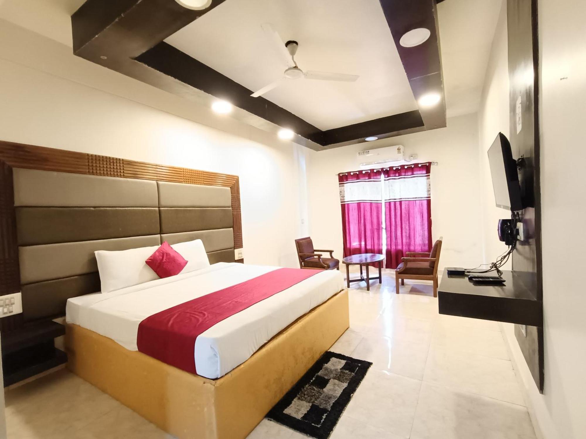 Hotel New Rajdarshan มาดิเครี ภายนอก รูปภาพ