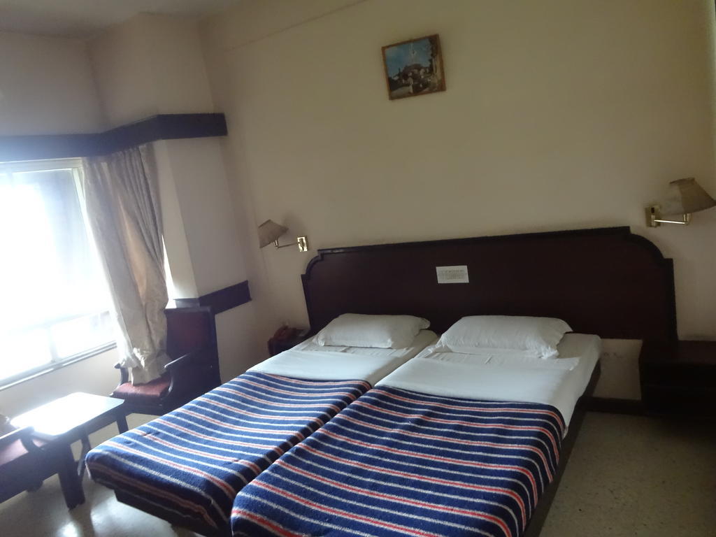 Hotel New Rajdarshan มาดิเครี ภายนอก รูปภาพ