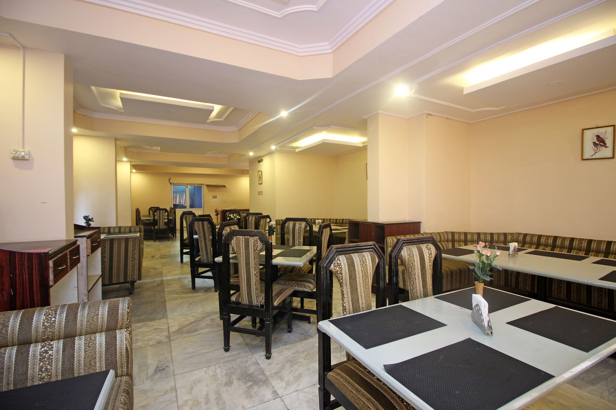 Hotel New Rajdarshan มาดิเครี ภายนอก รูปภาพ